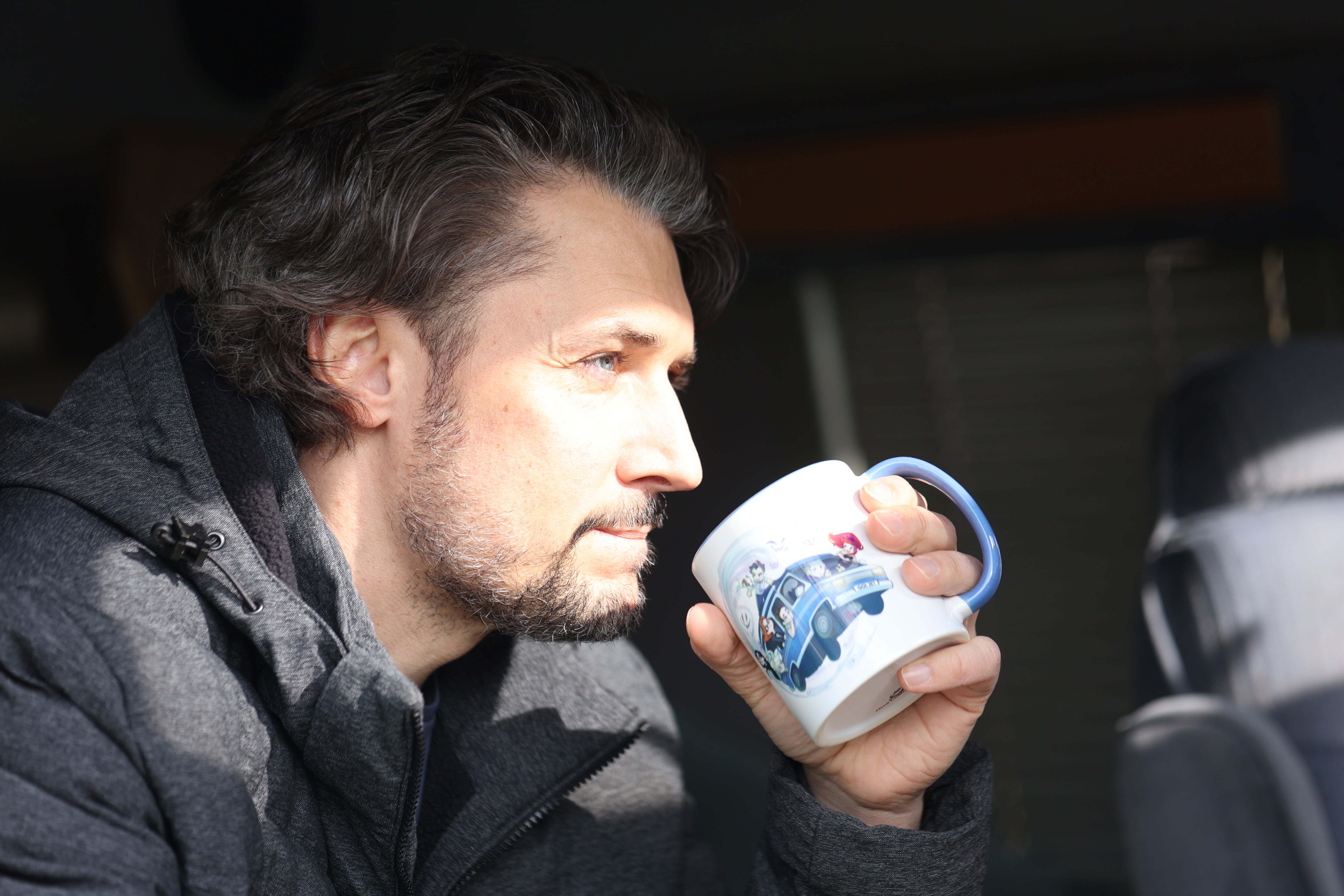 Keramiktasse – Motiv "Geisterakten-Team im Jet 01"