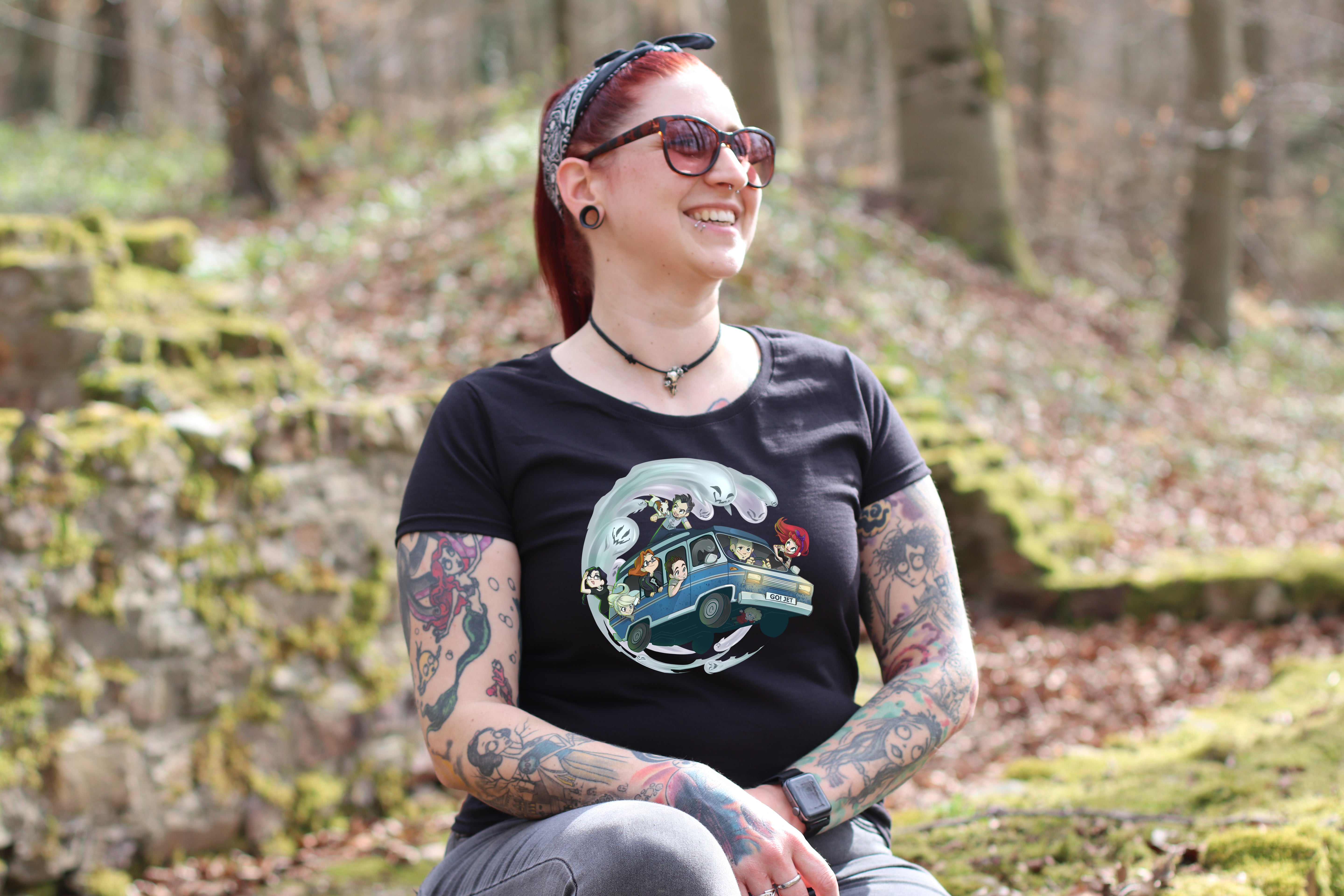 T-Shirt Damen – Motiv "Geisterakten-Team im Jet 01"