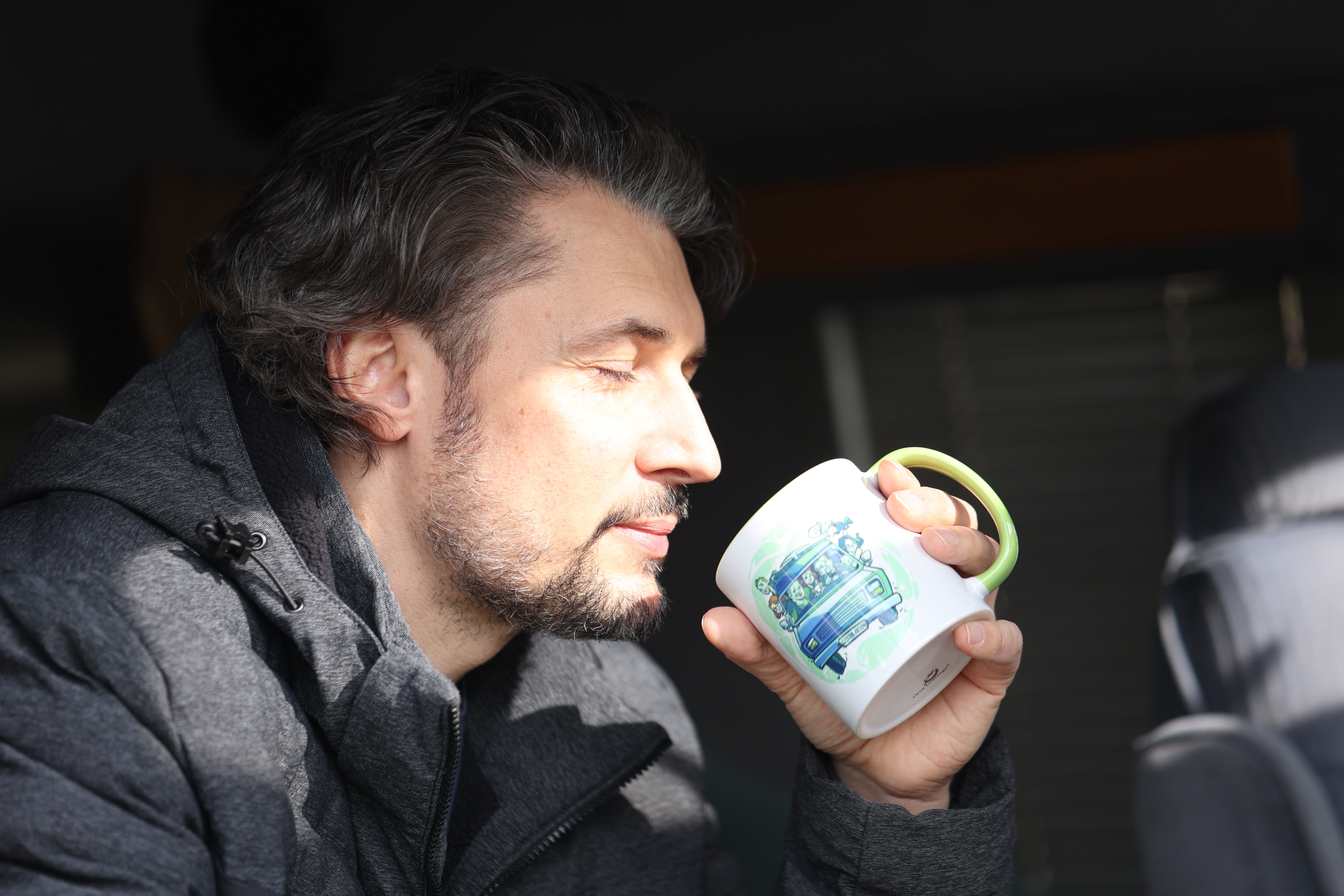Keramiktasse – Motiv "Geisterakten-Team im Jet 02"