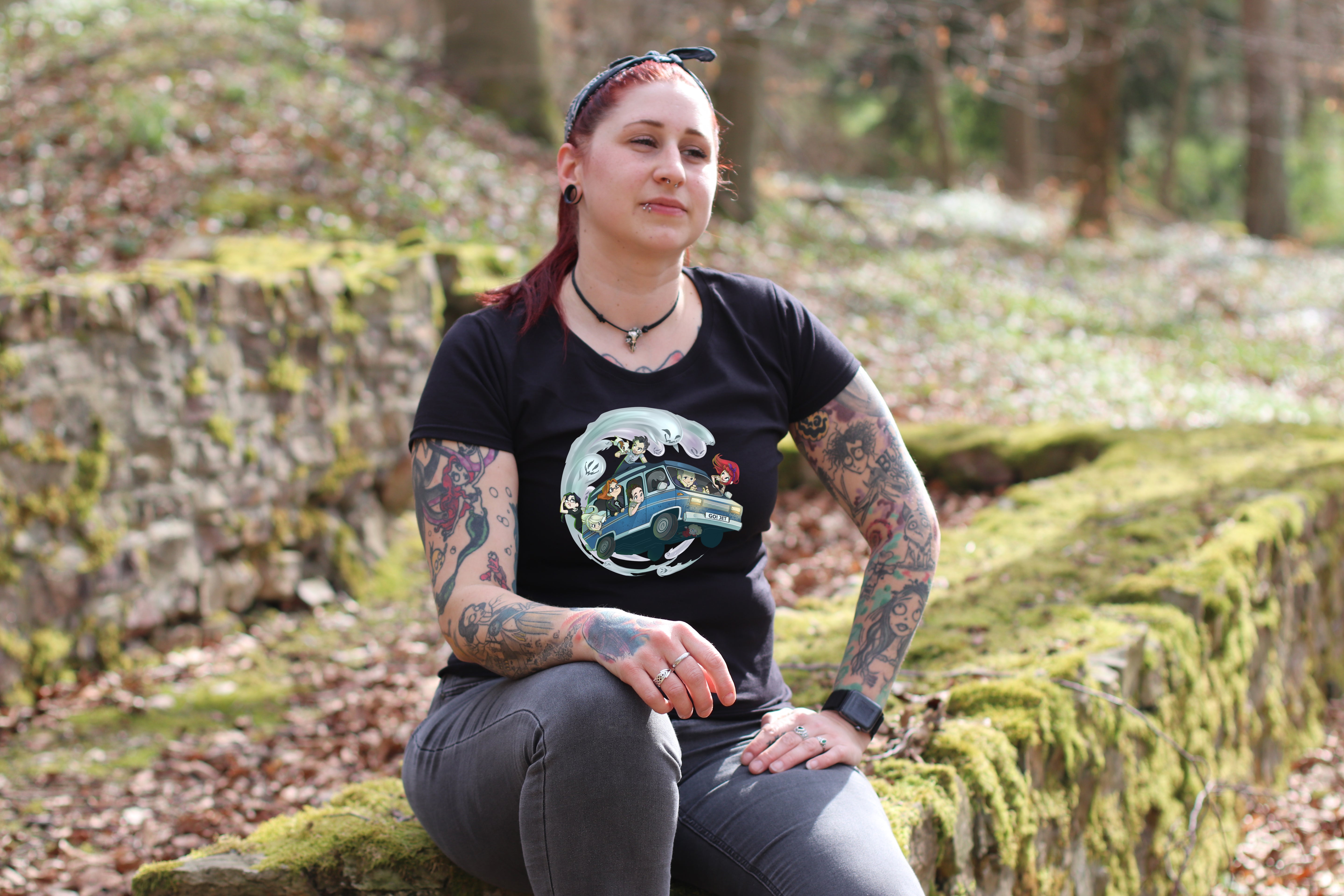 T-Shirt Damen – Motiv "Geisterakten-Team im Jet 01"